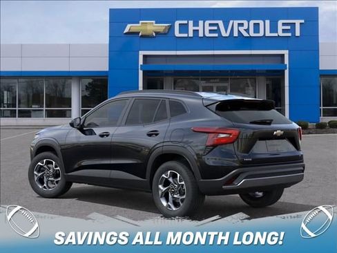 New 2026 Chevrolet Trax LT w/ Driver Confidence Package FWD image 3