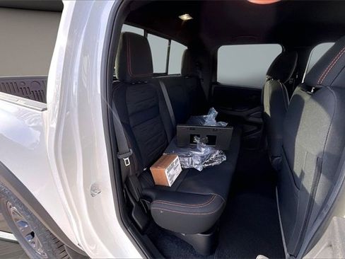 New 2026 Nissan Frontier PRO-4X w/ Pro-4x Convenience Package image 9