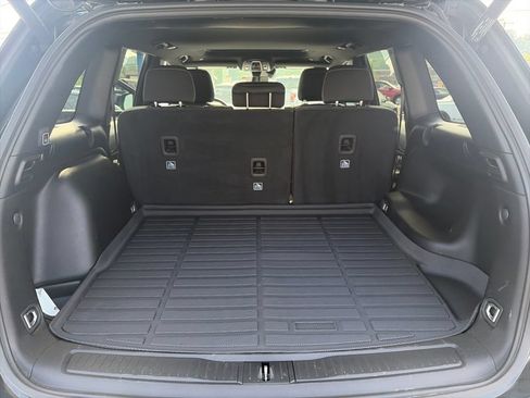 Used 2025 Jeep Grand Cherokee Laredo X w/ Luxury Tech Group I AWD/4WD image 37
