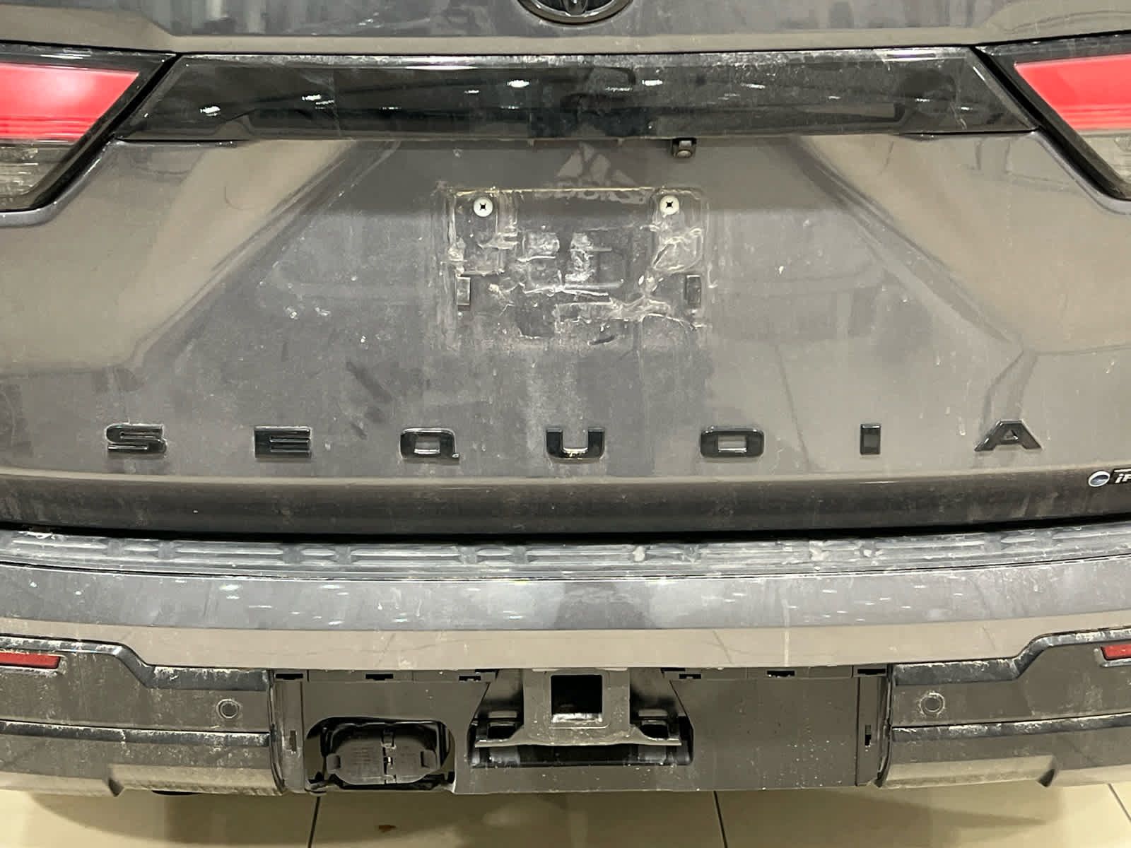 Used 2025 Toyota Sequoia Platinum AWD/4WD image 8