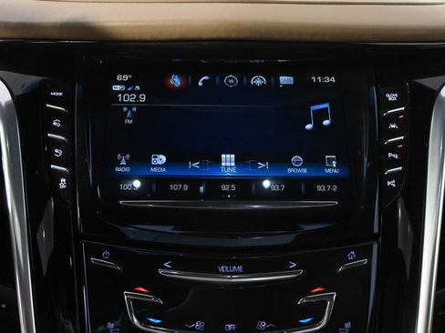 Used 2019 Cadillac Escalade Platinum AWD/4WD image 28