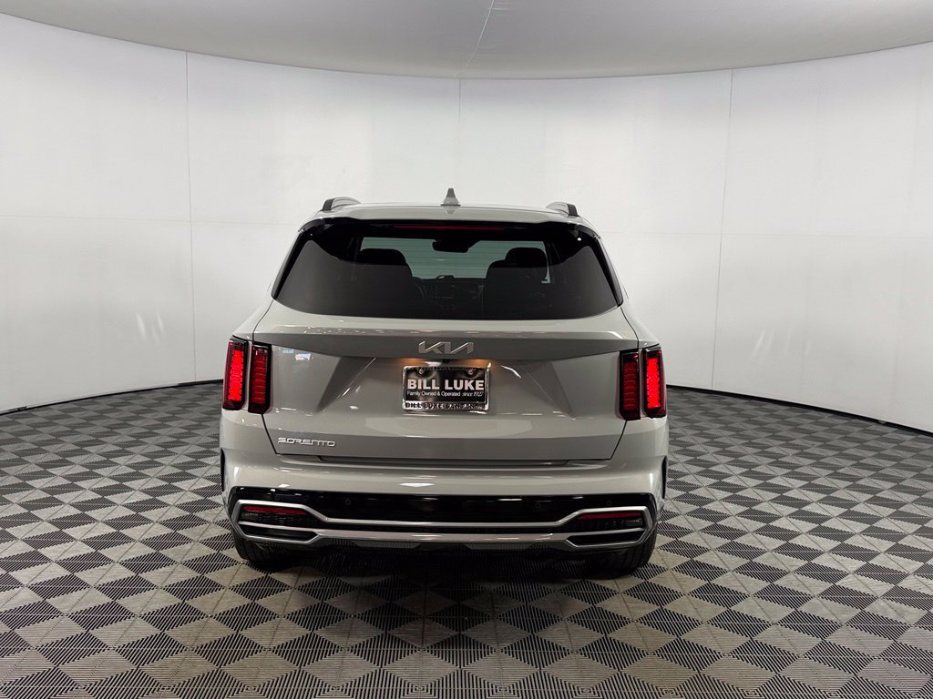 Used 2023 Kia Sorento EX w/ Panoramic Sunroof Package FWD image 8