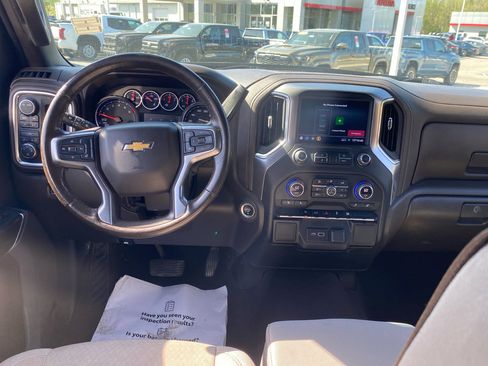 Used 2022 Chevrolet Silverado 1500 LT image 7