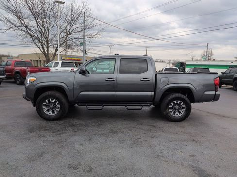 Used 2023 Toyota Tacoma SR image 2