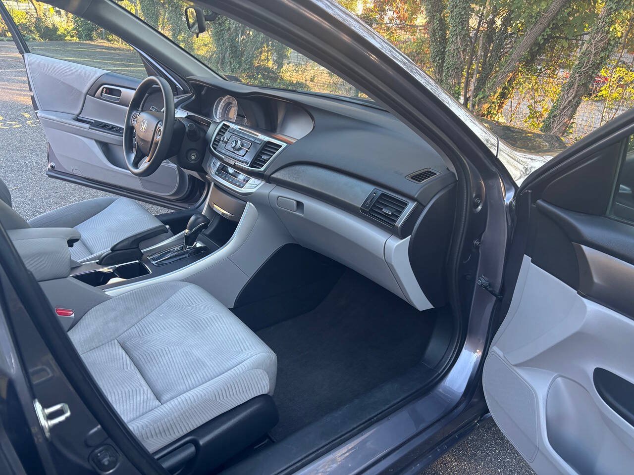 Used 2014 Honda Accord LX image 26
