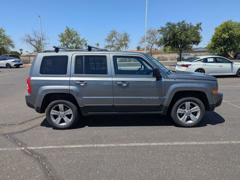 Used 2014 Jeep Patriot Latitude AWD/4WD image 4
