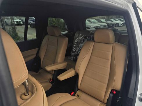 New 2026 Mercedes-Benz GLS 580 4MATIC image 19