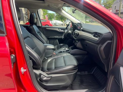 Used 2022 Ford Escape SEL w/ Technology Package FWD image 32