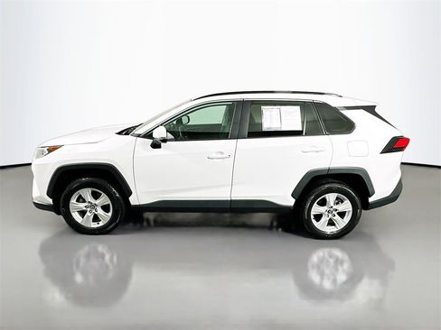 Used 2020 Toyota RAV4 XLE image 4