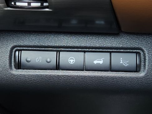 Used 2025 Nissan Pathfinder Platinum w/ Cargo Package FWD image 24