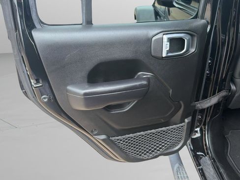 Used 2021 Jeep Gladiator Mojave AWD/4WD image 14