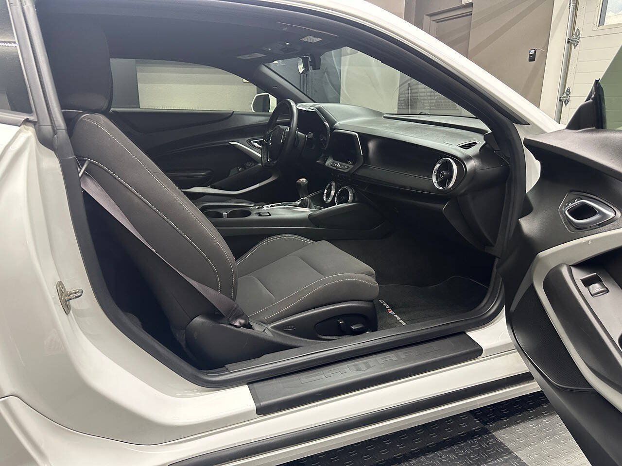 Used 2017 Chevrolet Camaro SS RWD image 45
