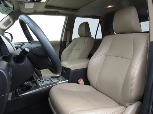 Certified 2022 Toyota 4Runner Limited AWD/4WD image 11