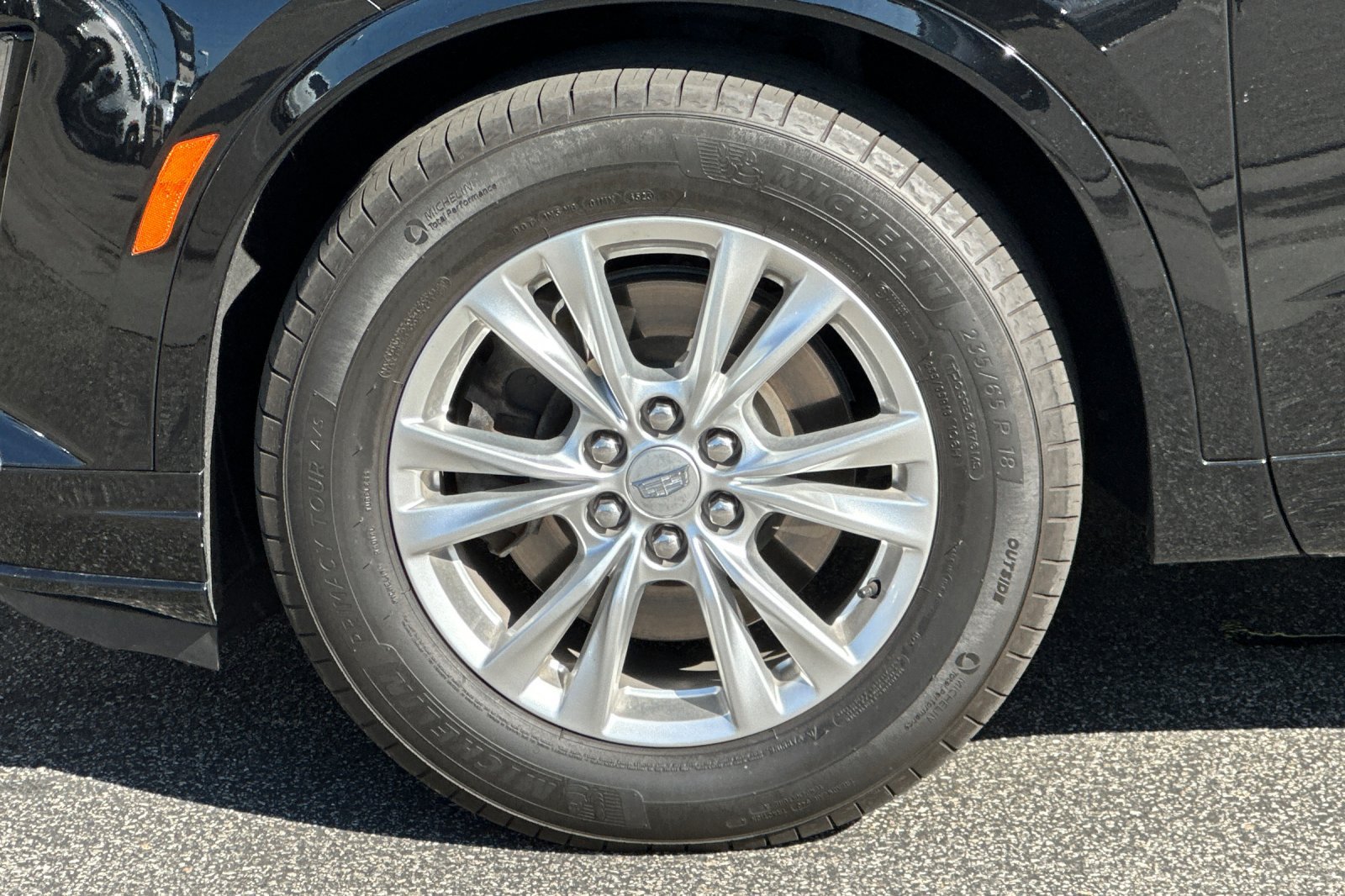 Used 2024 Cadillac XT6 Luxury FWD image 36