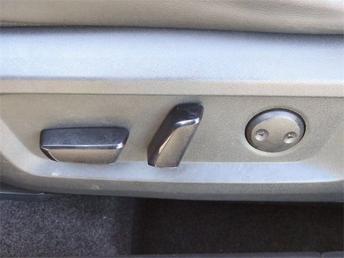 Used 2021 Nissan Rogue SV w/ Premium Package image 12