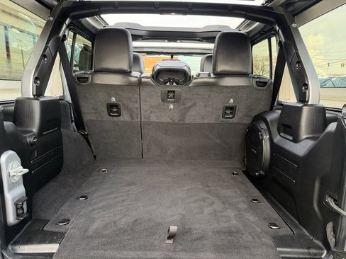 Used 2021 Jeep Wrangler Unlimited Rubicon image 25