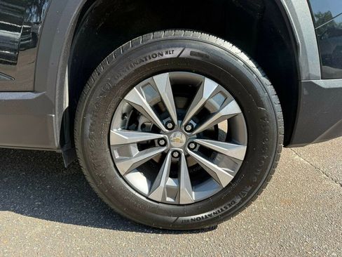 Used 2026 Chevrolet Equinox LT FWD image 9