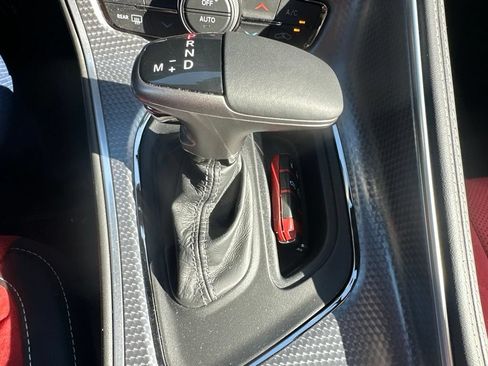 Used 2015 Dodge Challenger SRT Hellcat RWD image 22