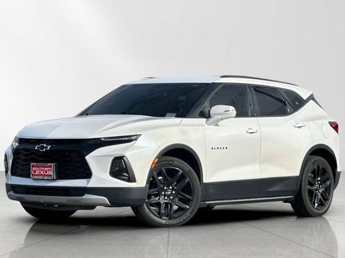 Used 2022 Chevrolet Blazer LT image 2