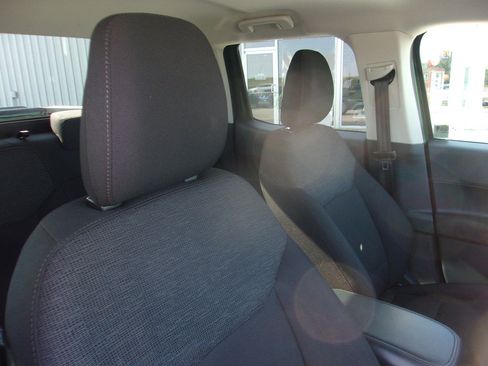 Used 2025 Ford Maverick XL AWD/4WD image 13