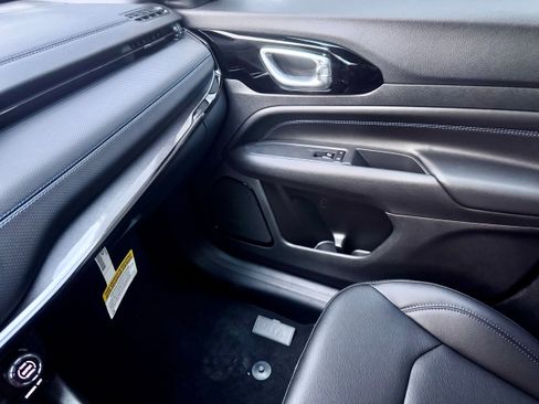 New 2026 Jeep Compass Limited image 15