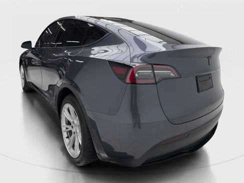 Used 2023 Tesla Model Y Long Range AWD/4WD image 10