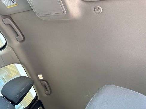 Used 2020 Ford Escape SE image 9