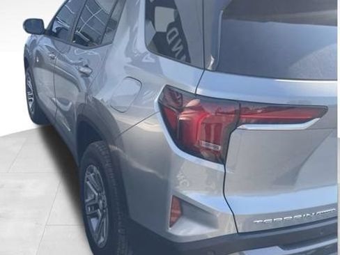 Used 2025 GMC Terrain Elevation AWD/4WD image 3