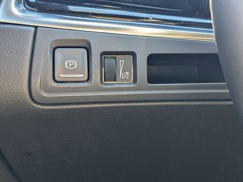 New 2025 Cadillac XT6 Luxury image 25