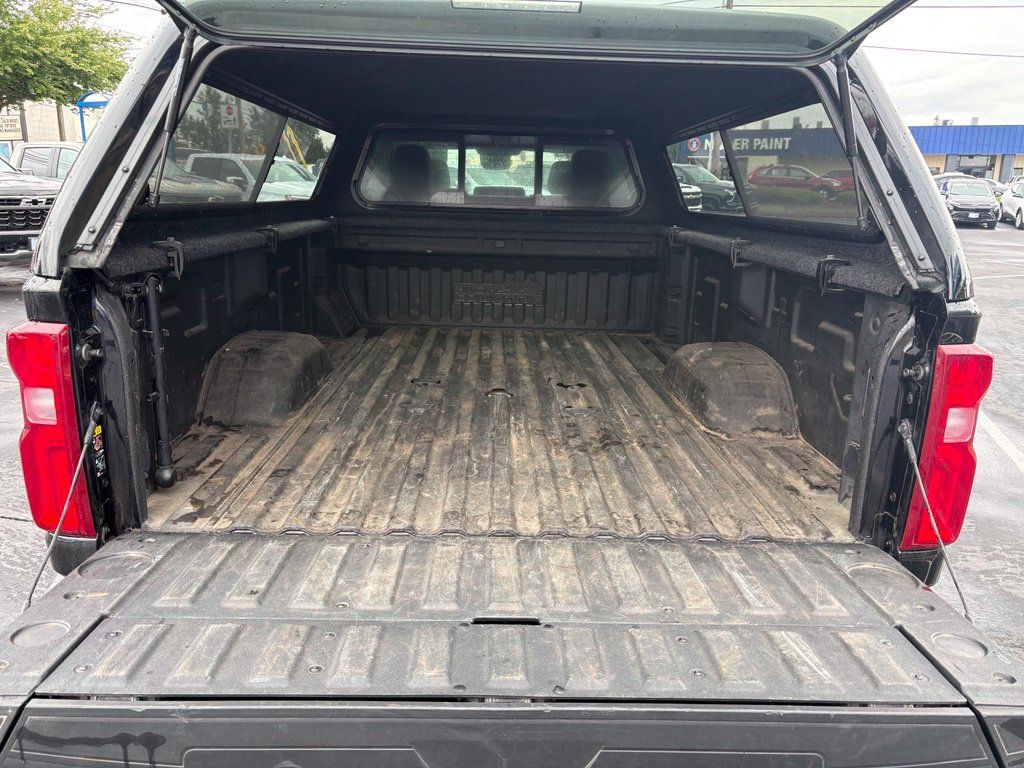 Used 2024 Chevrolet Silverado 3500 High Country w/ High Country Premium Package AWD/4WD image 21