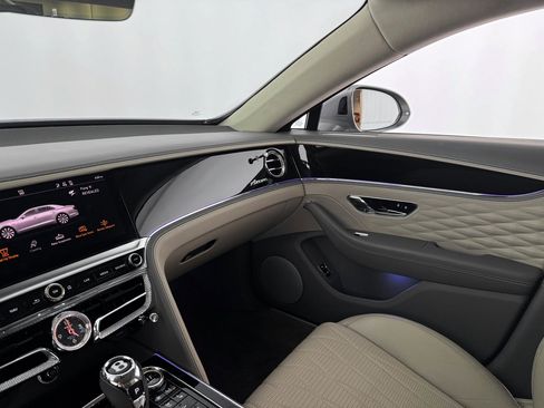 Used 2023 Bentley Flying Spur Azure image 24