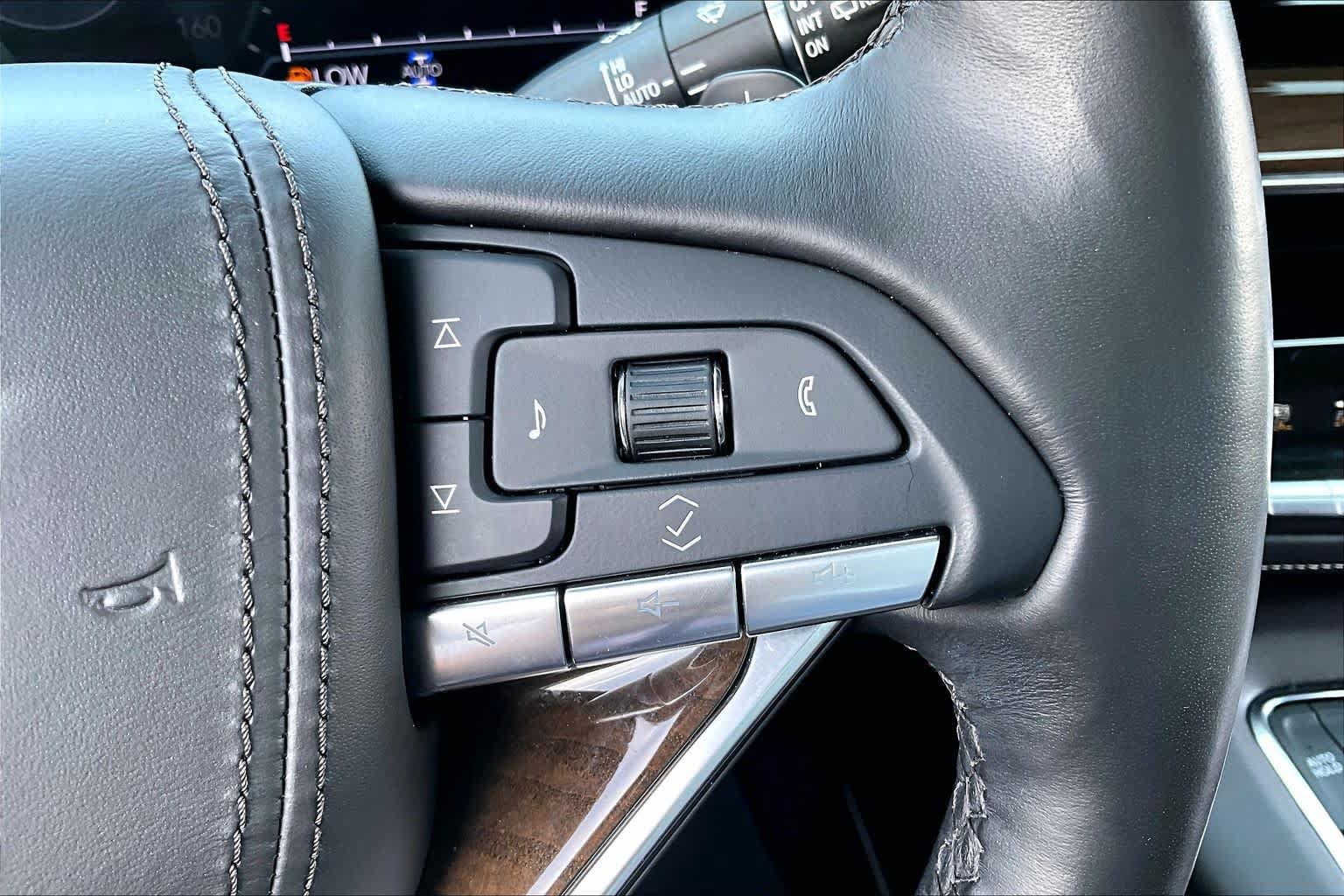 Used 2023 Cadillac Escalade Sport Platinum w/ LPO, ONYX Package AWD/4WD image 23