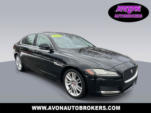 Used 2016 Jaguar XF Prestige RWD image 1