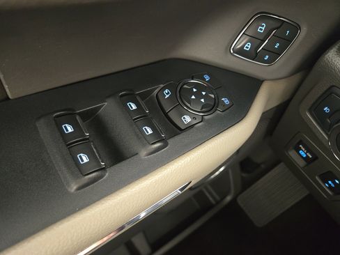 Used 2019 Ford Expedition Max XLT w/ Equipment Group 202A image 28