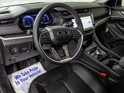 New 2026 Jeep Grand Cherokee L Limited w/ Limited Altitude Package AWD/4WD image 3