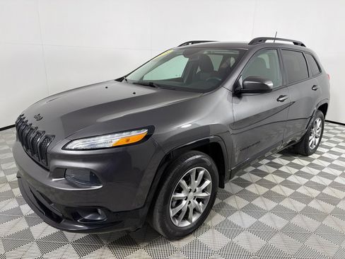 Used 2018 Jeep Cherokee Latitude image 9