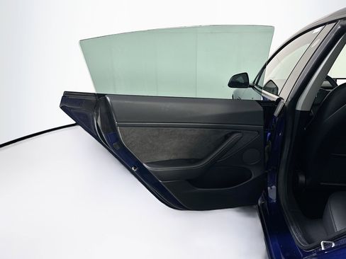 Used 2021 Tesla Model 3 Performance image 27