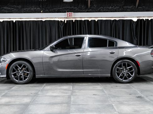 Used 2021 Dodge Charger SXT w/ Blacktop Package RWD image 11