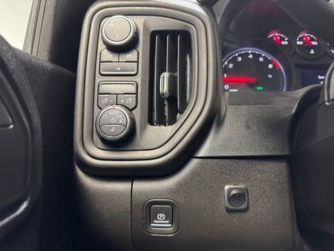 Used 2022 Chevrolet Silverado 2500 Custom w/ Custom Value Package AWD/4WD image 16