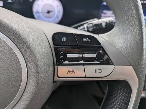 Used 2024 Hyundai Elantra SEL FWD image 21