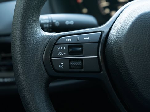 Certified 2025 Honda Accord LX image 20