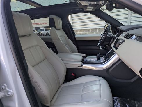 Used 2019 Land Rover Range Rover Sport HSE image 30