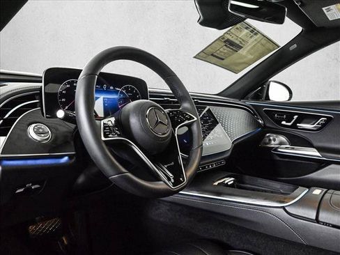 New 2026 Mercedes-Benz E 450 4MATIC Sedan image 10