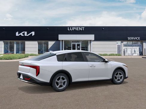 New 2025 Kia K4 LXS image 9