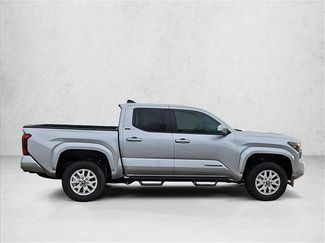 Used 2025 Toyota Tacoma SR5 AWD/4WD video 4