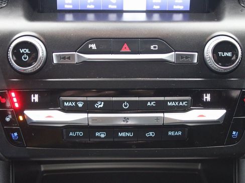 Used 2020 Ford Explorer ST image 18