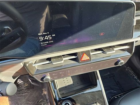 New 2025 Kia Niro EX Touring image 9