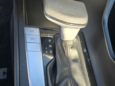 Used 2024 Hyundai Elantra SEL image 16