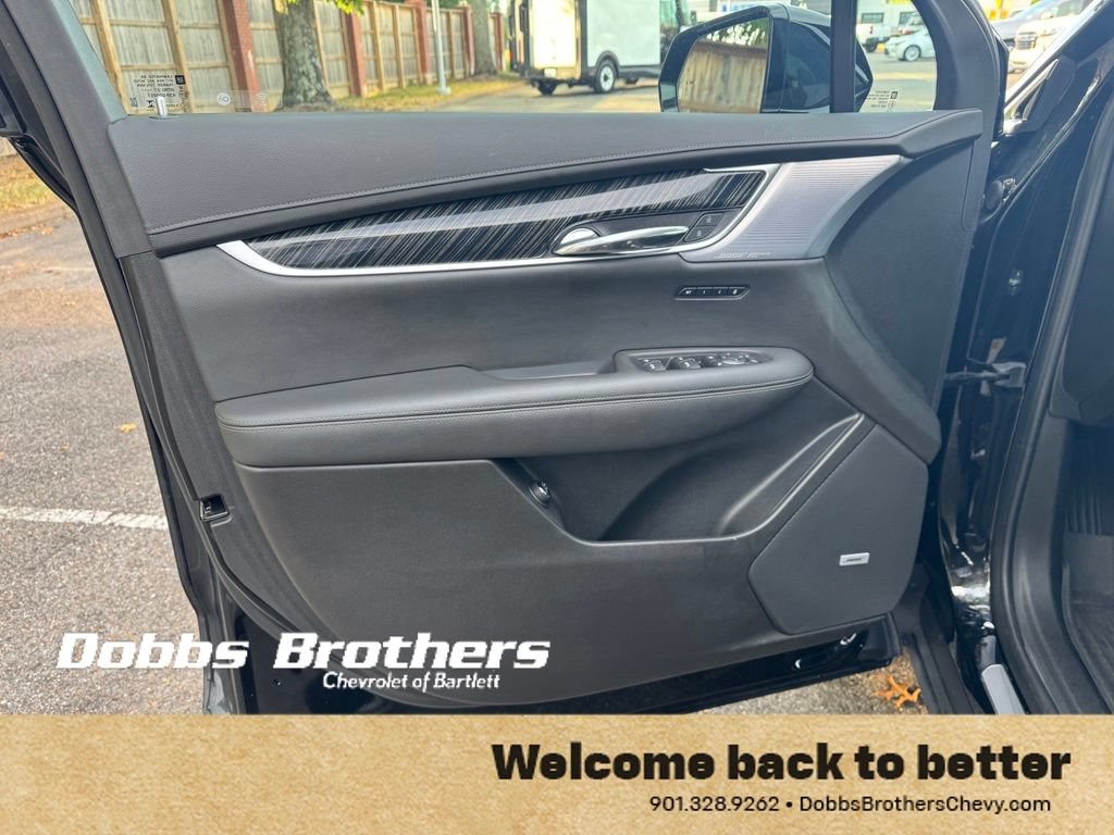 Used 2024 Cadillac XT6 Premium Luxury w/ Technology Package AWD/4WD image 14