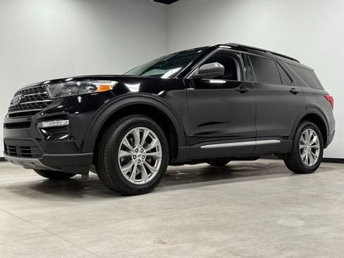 Certified 2023 Ford Explorer XLT w/ Equipment Group 202A image 5